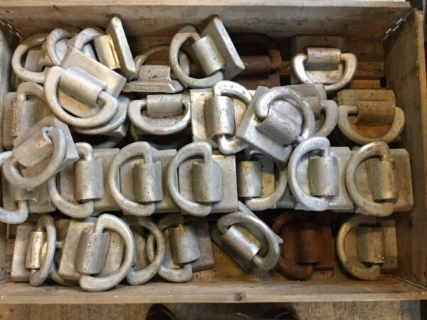 D - Ring Dovetail Type: 55° WLL : 36 Ton